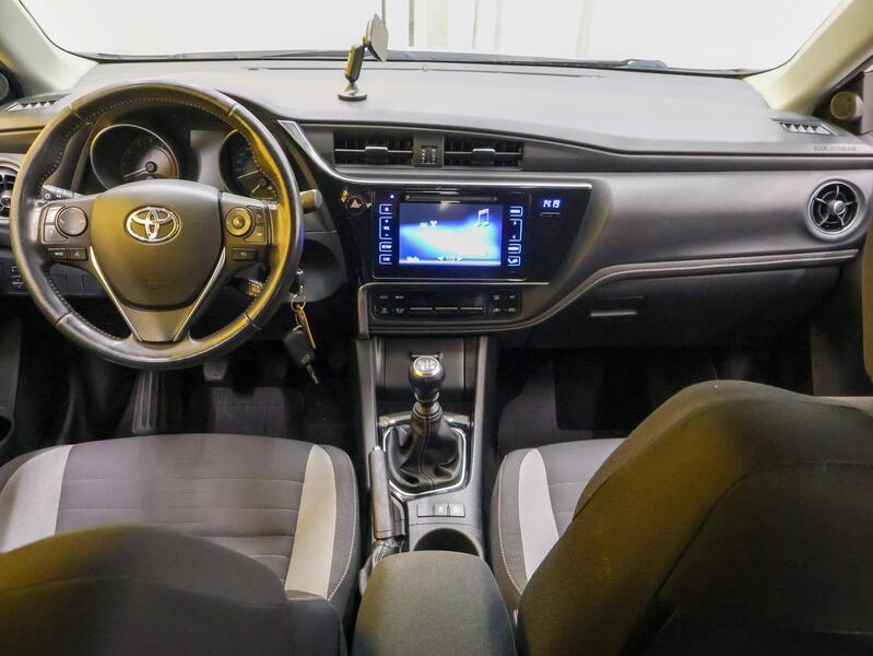 Toyota Auris vaihtoauto