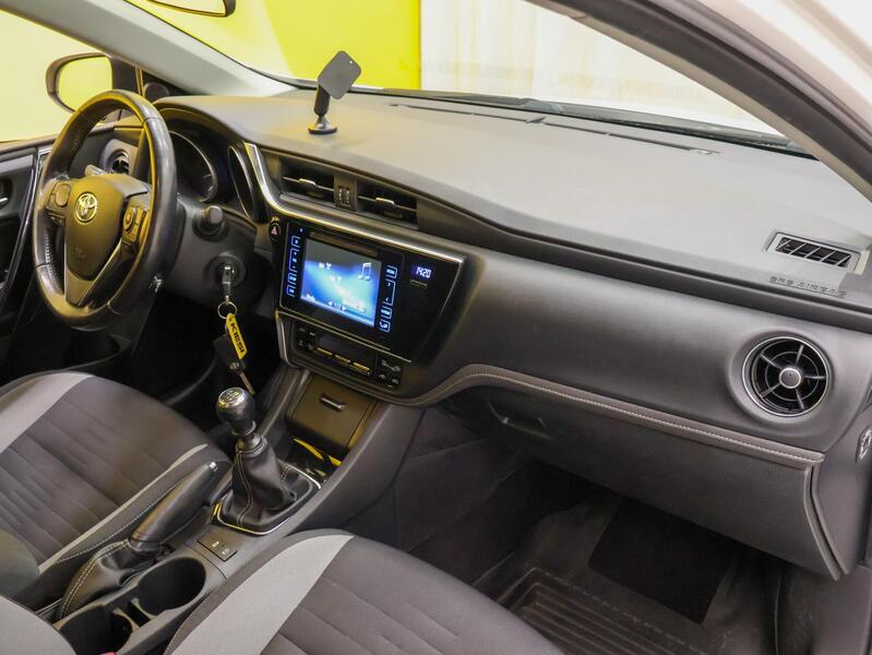 Toyota Auris vaihtoauto