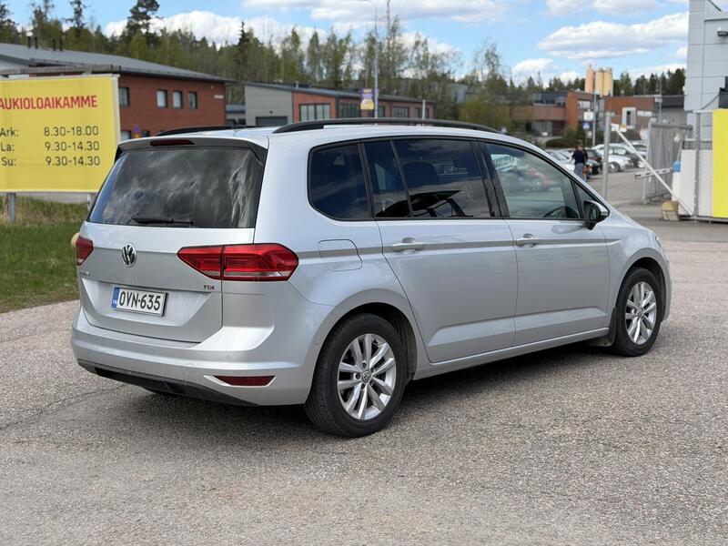 Volkswagen Touran vaihtoauto