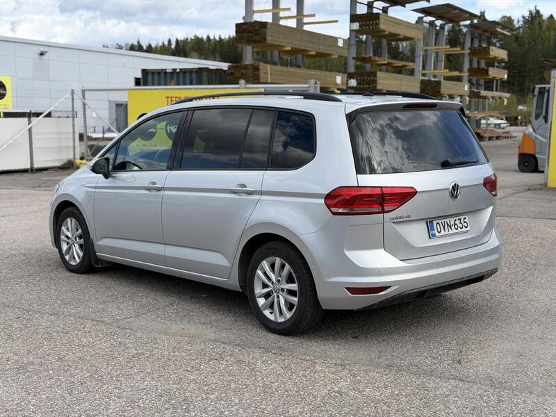 Volkswagen Touran vaihtoauto