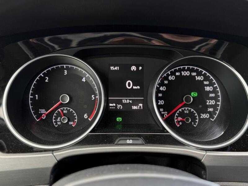Volkswagen Touran vaihtoauto