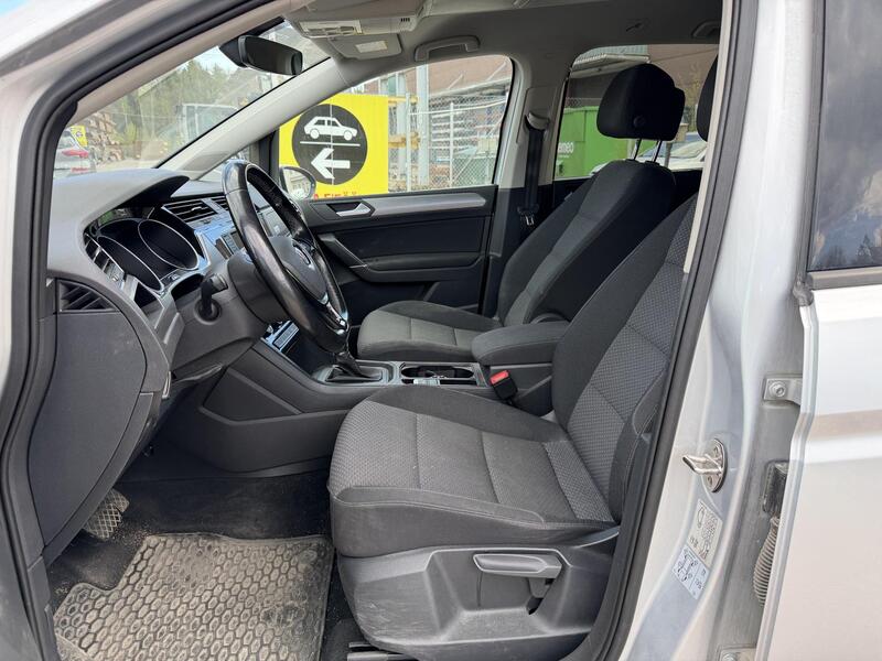 Volkswagen Touran vaihtoauto