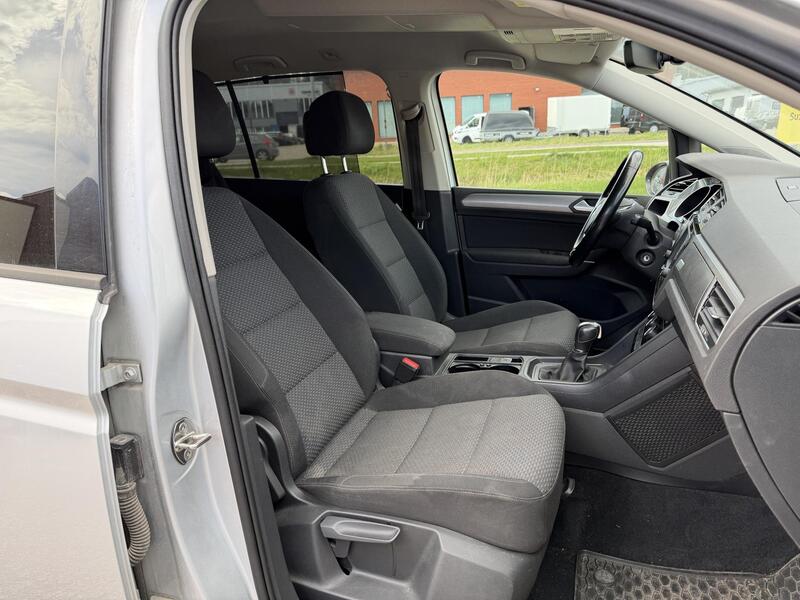 Volkswagen Touran vaihtoauto