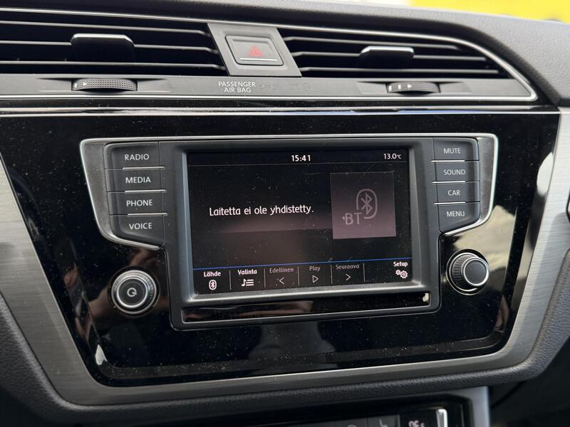 Volkswagen Touran vaihtoauto