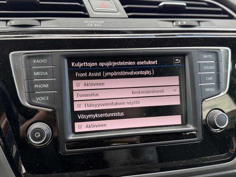 Volkswagen Touran vaihtoauto