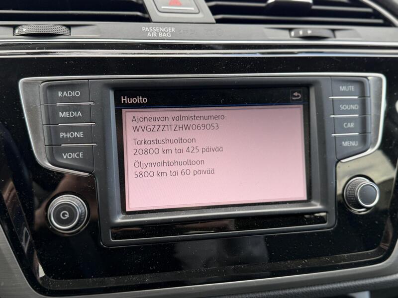 Volkswagen Touran vaihtoauto