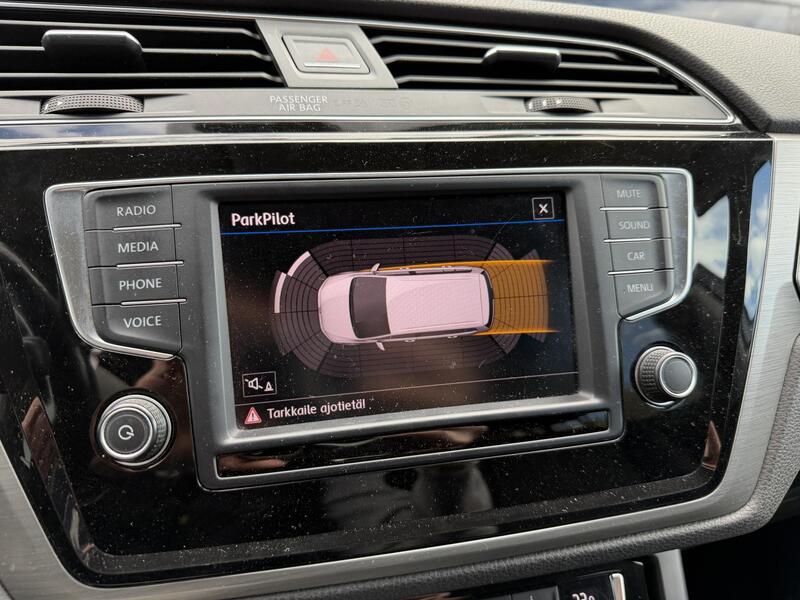 Volkswagen Touran vaihtoauto