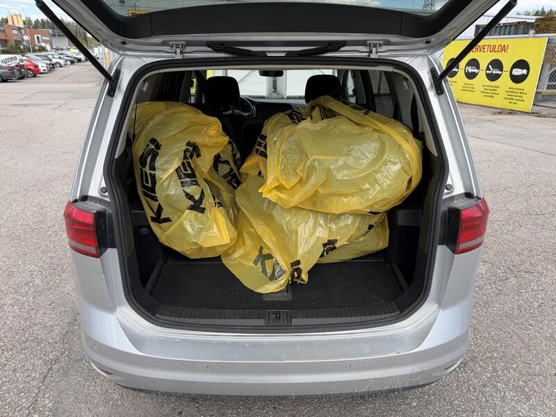 Volkswagen Touran vaihtoauto