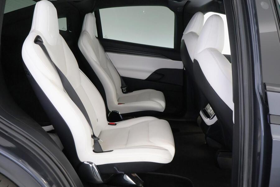 Tesla Model X vaihtoauto