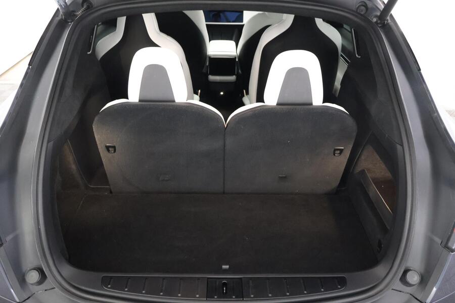 Tesla Model X vaihtoauto