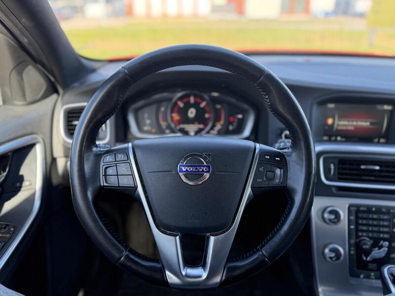 Volvo V60 Cross Country vaihtoauto