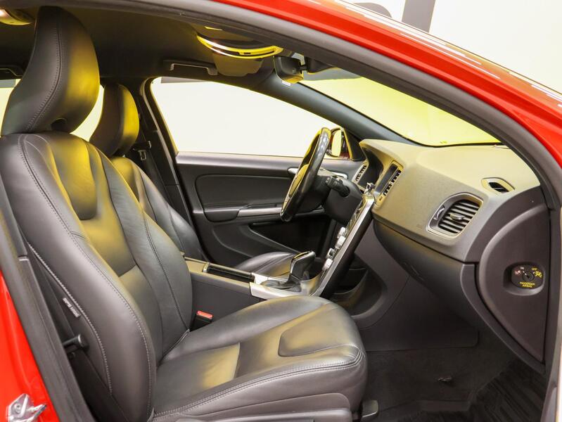 Volvo V60 Cross Country vaihtoauto
