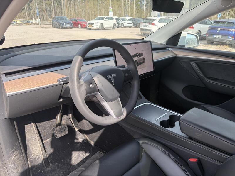 Tesla Model Y vaihtoauto