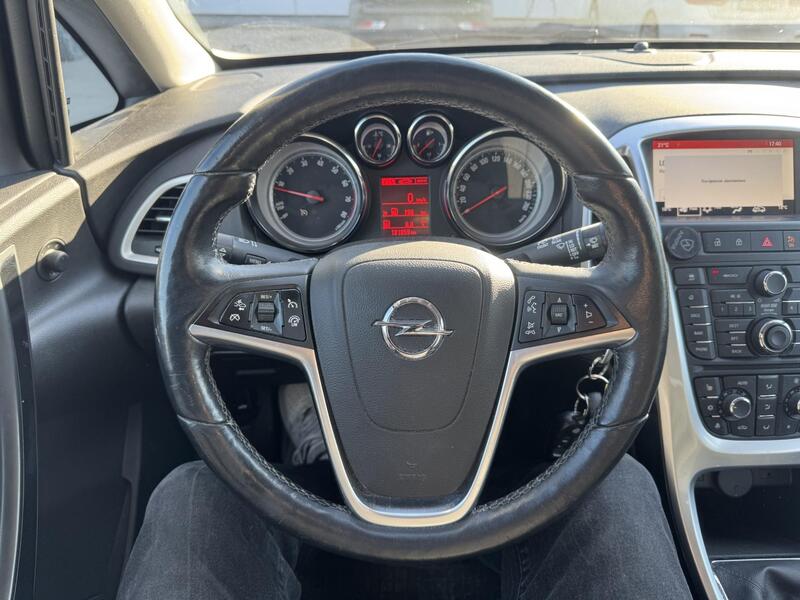 Opel Astra vaihtoauto