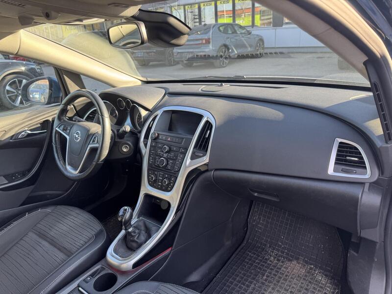 Opel Astra vaihtoauto