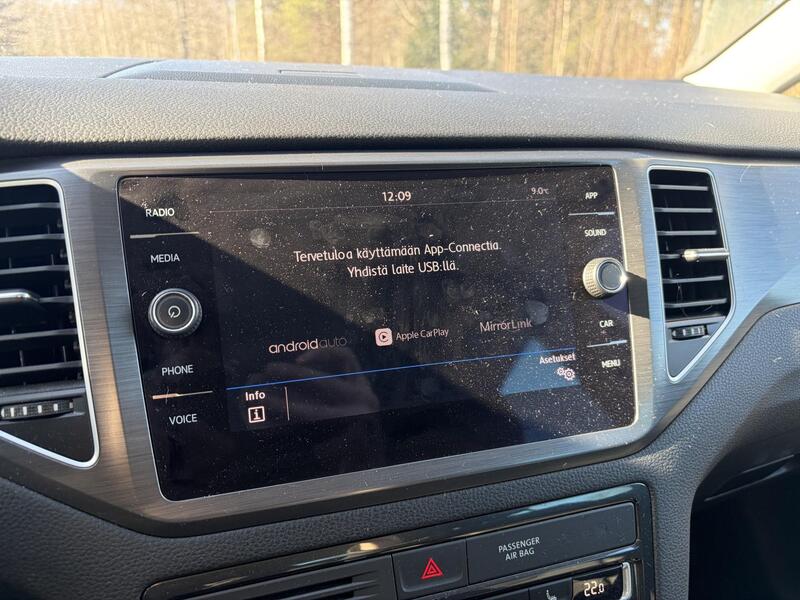 Volkswagen Golf Sportsvan vaihtoauto