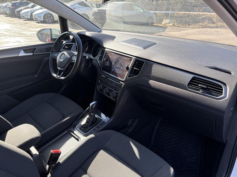 Volkswagen Golf Sportsvan vaihtoauto