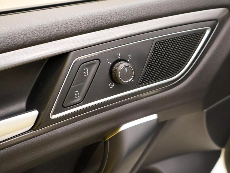 Volkswagen Golf Sportsvan vaihtoauto