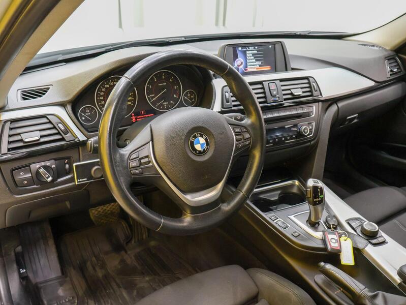 BMW 320 vaihtoauto