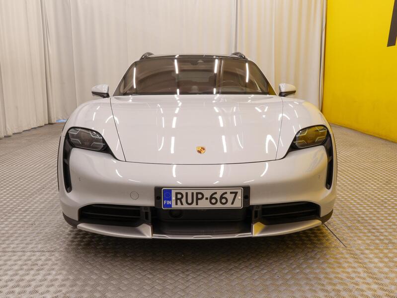 Porsche Taycan vaihtoauto