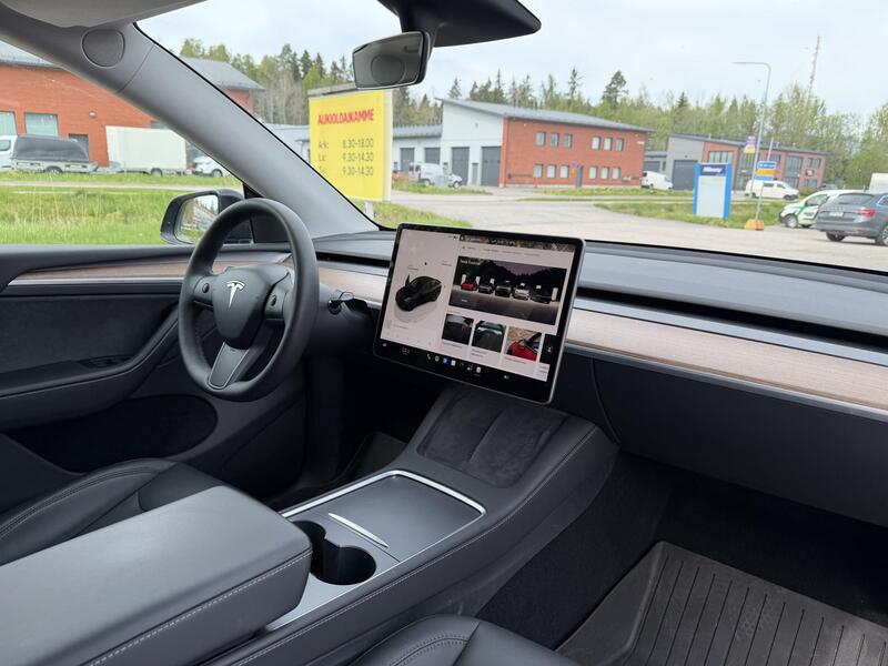 Tesla Model Y vaihtoauto