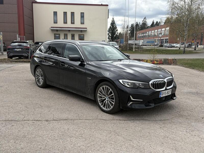 BMW 330 vaihtoauto