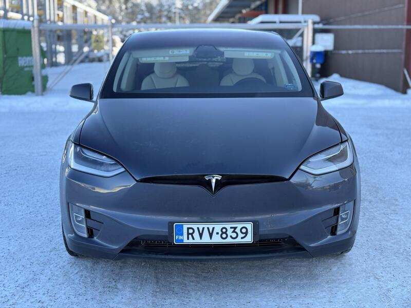 Tesla Model X vaihtoauto
