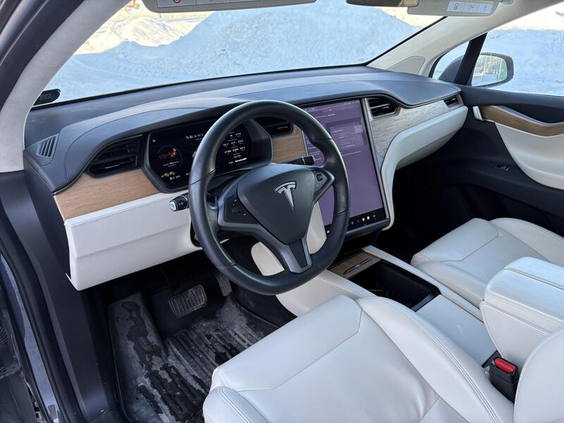 Tesla Model X vaihtoauto