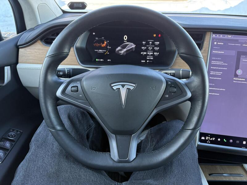 Tesla Model X vaihtoauto
