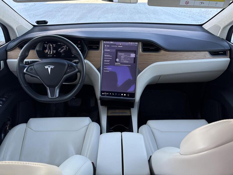Tesla Model X vaihtoauto