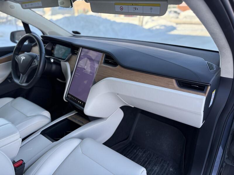 Tesla Model X vaihtoauto