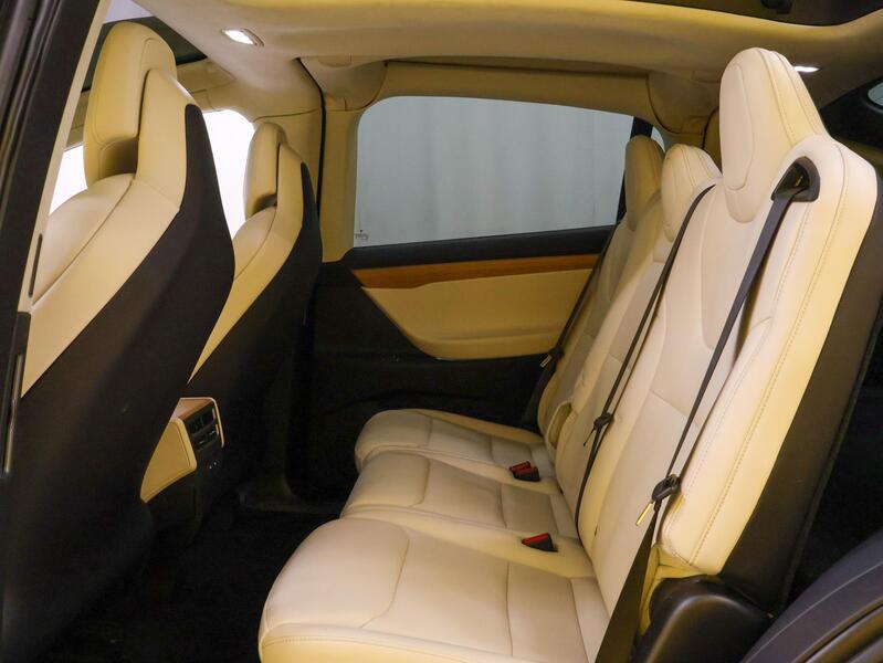 Tesla Model X vaihtoauto