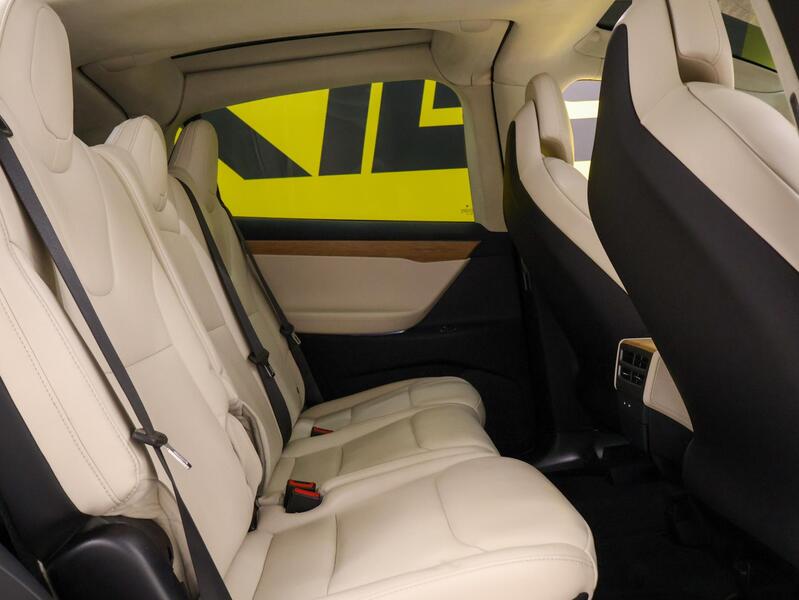 Tesla Model X vaihtoauto