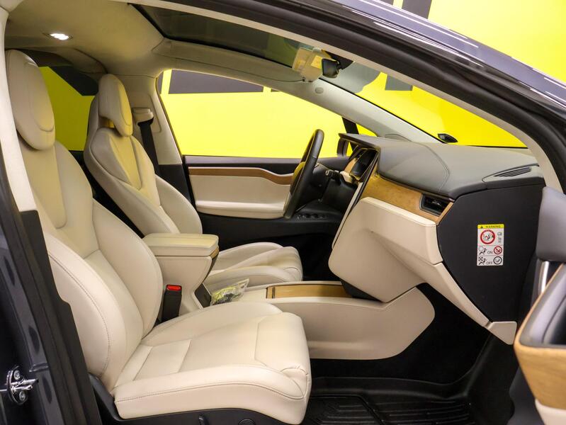 Tesla Model X vaihtoauto