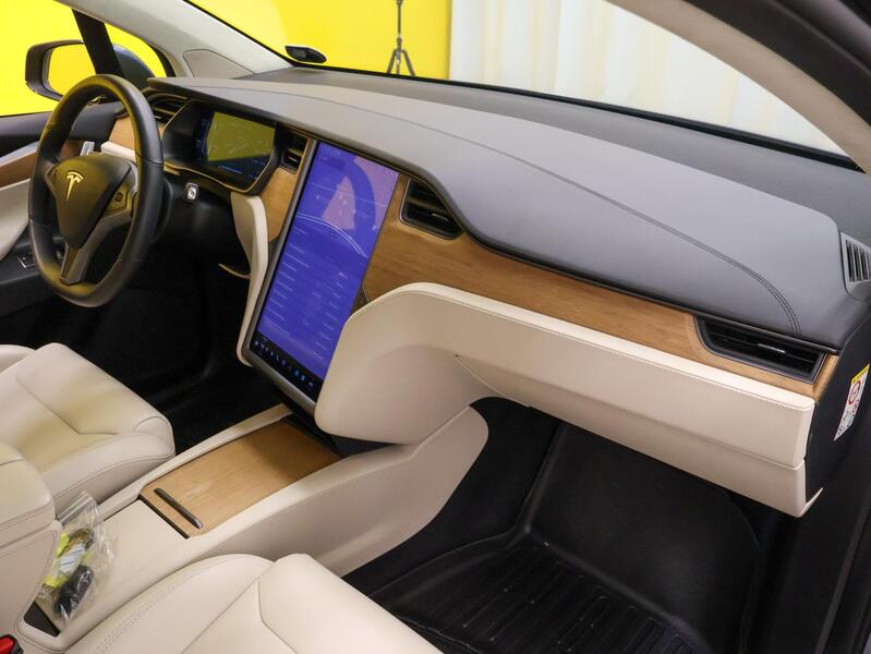 Tesla Model X vaihtoauto