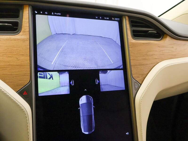 Tesla Model X vaihtoauto