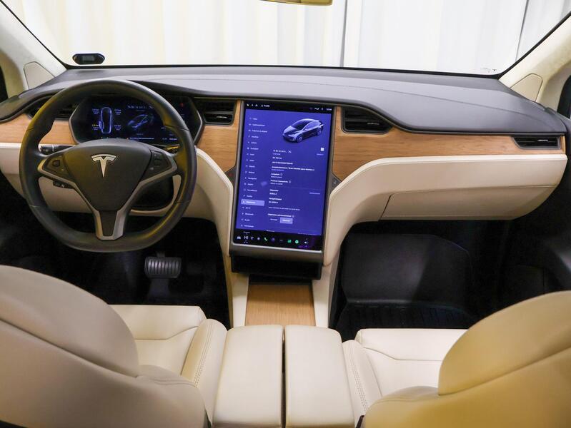 Tesla Model X vaihtoauto
