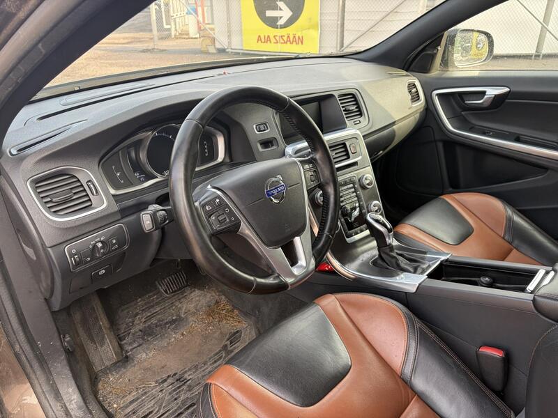 Volvo V60 Cross Country vaihtoauto