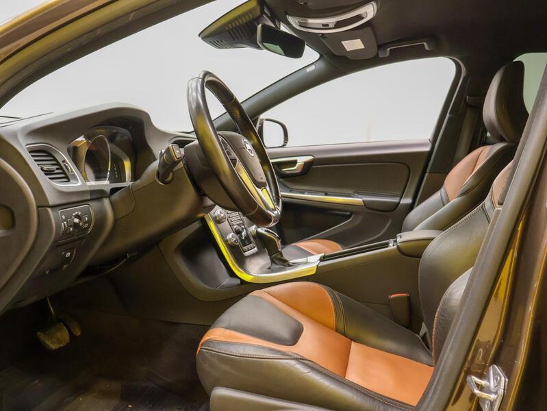 Volvo V60 Cross Country vaihtoauto