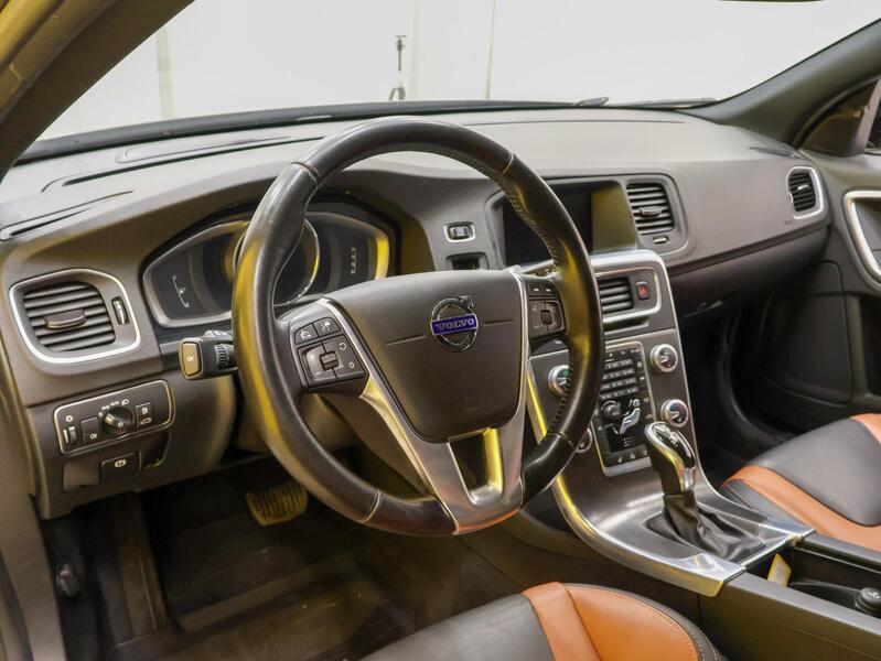 Volvo V60 Cross Country vaihtoauto