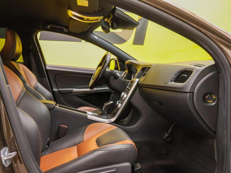 Volvo V60 Cross Country vaihtoauto