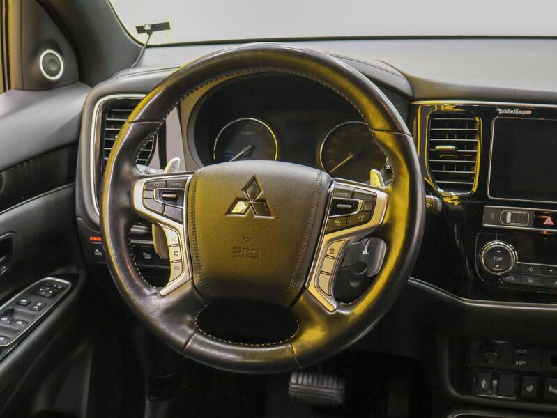 Mitsubishi Outlander PHEV vaihtoauto