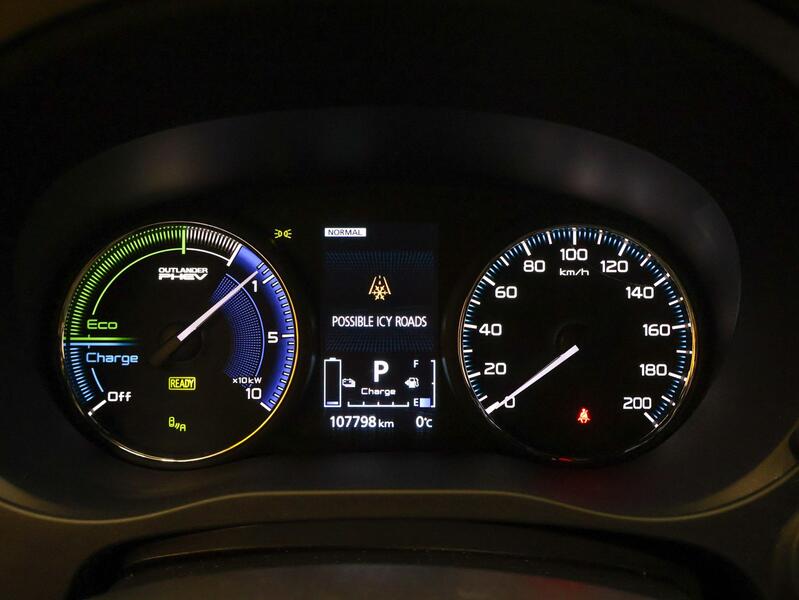 Mitsubishi Outlander PHEV vaihtoauto