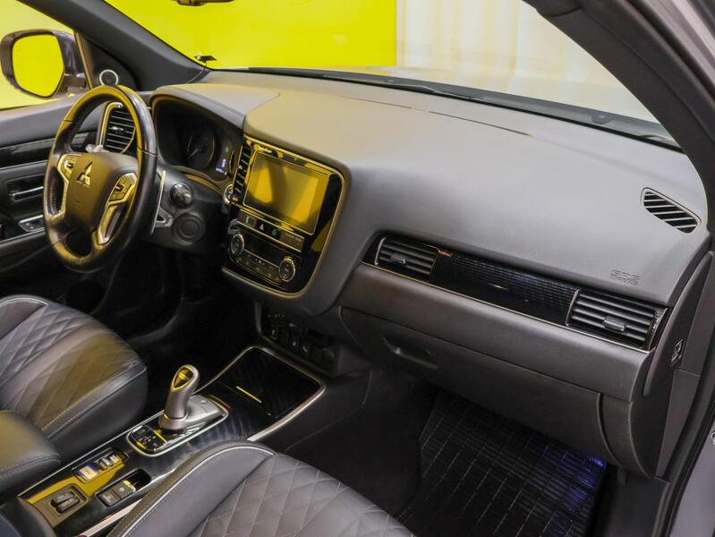 Mitsubishi Outlander PHEV vaihtoauto