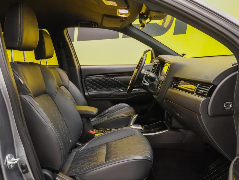 Mitsubishi Outlander PHEV vaihtoauto