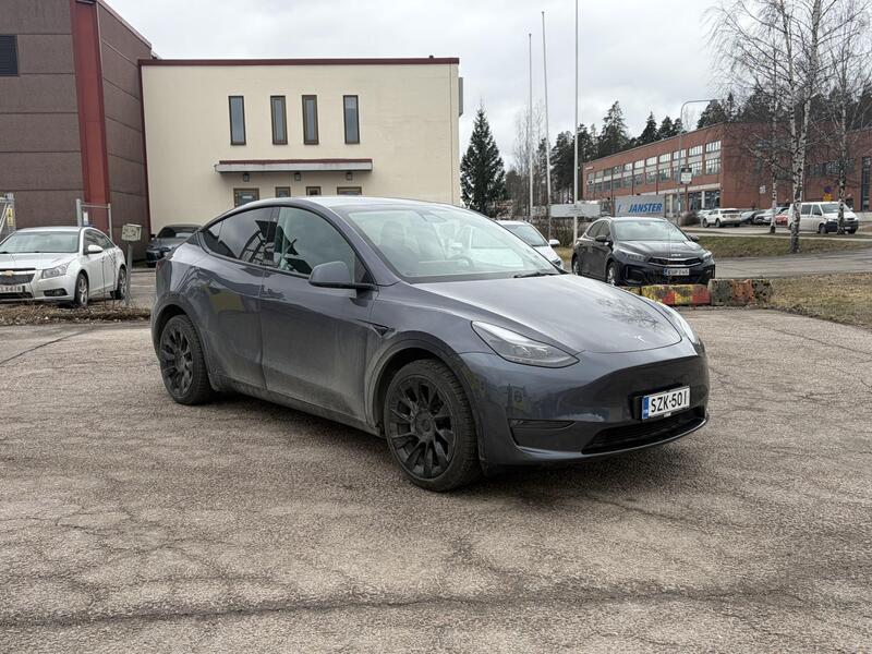 Tesla Model Y vaihtoauto
