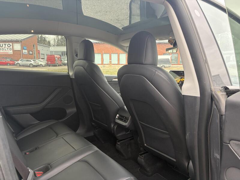 Tesla Model Y vaihtoauto