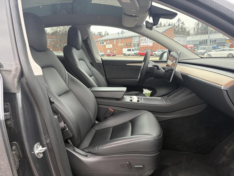 Tesla Model Y vaihtoauto