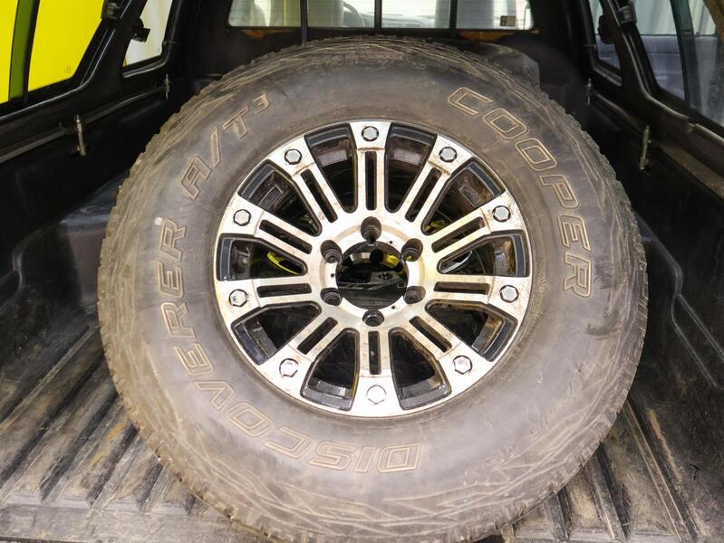 Toyota Hilux vaihtoauto