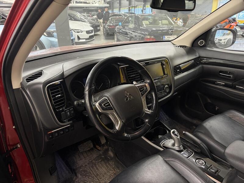 Mitsubishi Outlander PHEV vaihtoauto